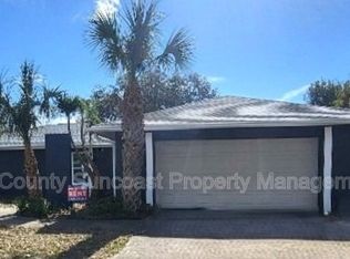 648 16th Ln, Palm Harbor, FL 34683