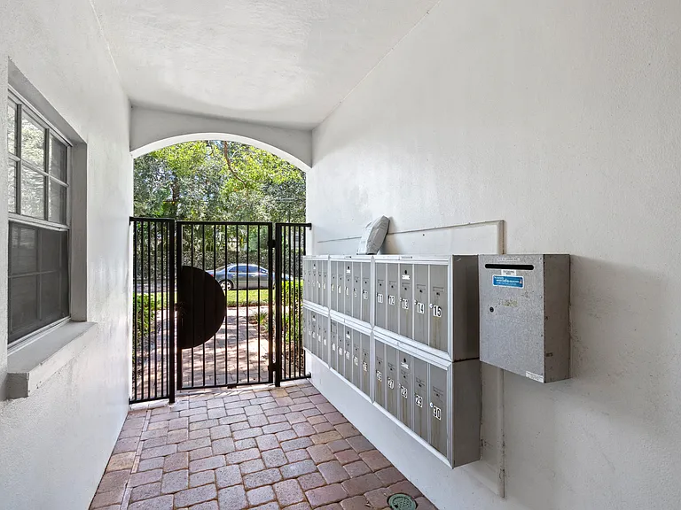 Park West — Photo 21