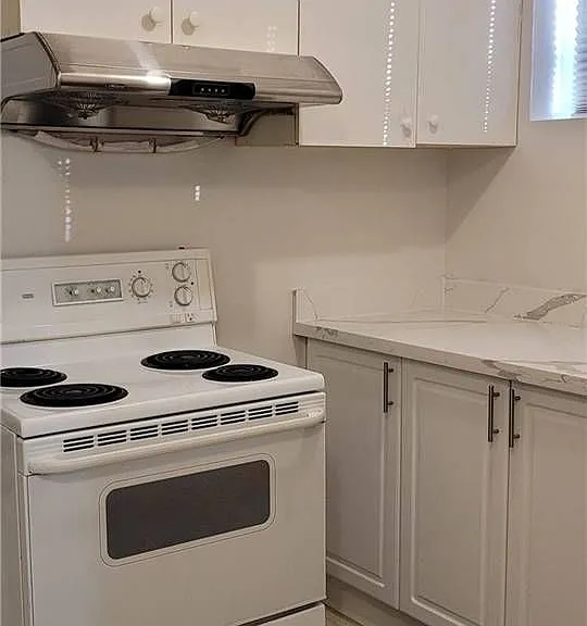855 Ellesmere Rd #MAIN LOWER — Photo 4