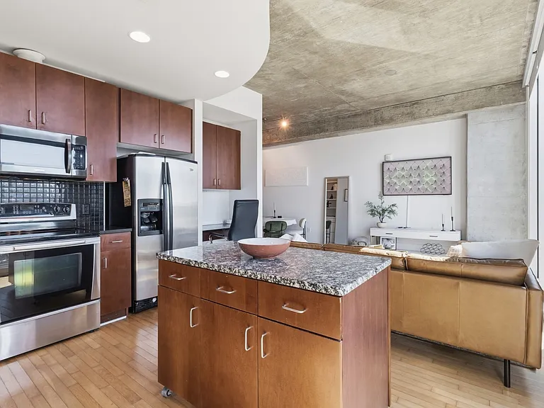 415 Church St #1306 — Photo 14