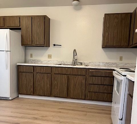 2nd image of 5525 Capistrano Ave APT 42