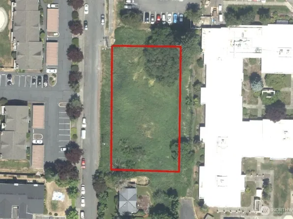 1215 9th Street SE, Puyallup, WA 98372