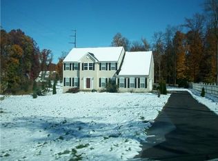 178 Paradise Valley Rd, Falling Waters, WV 25419