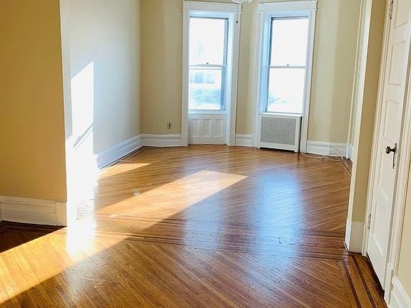 5th image of 1636 10th Ave Floor 1