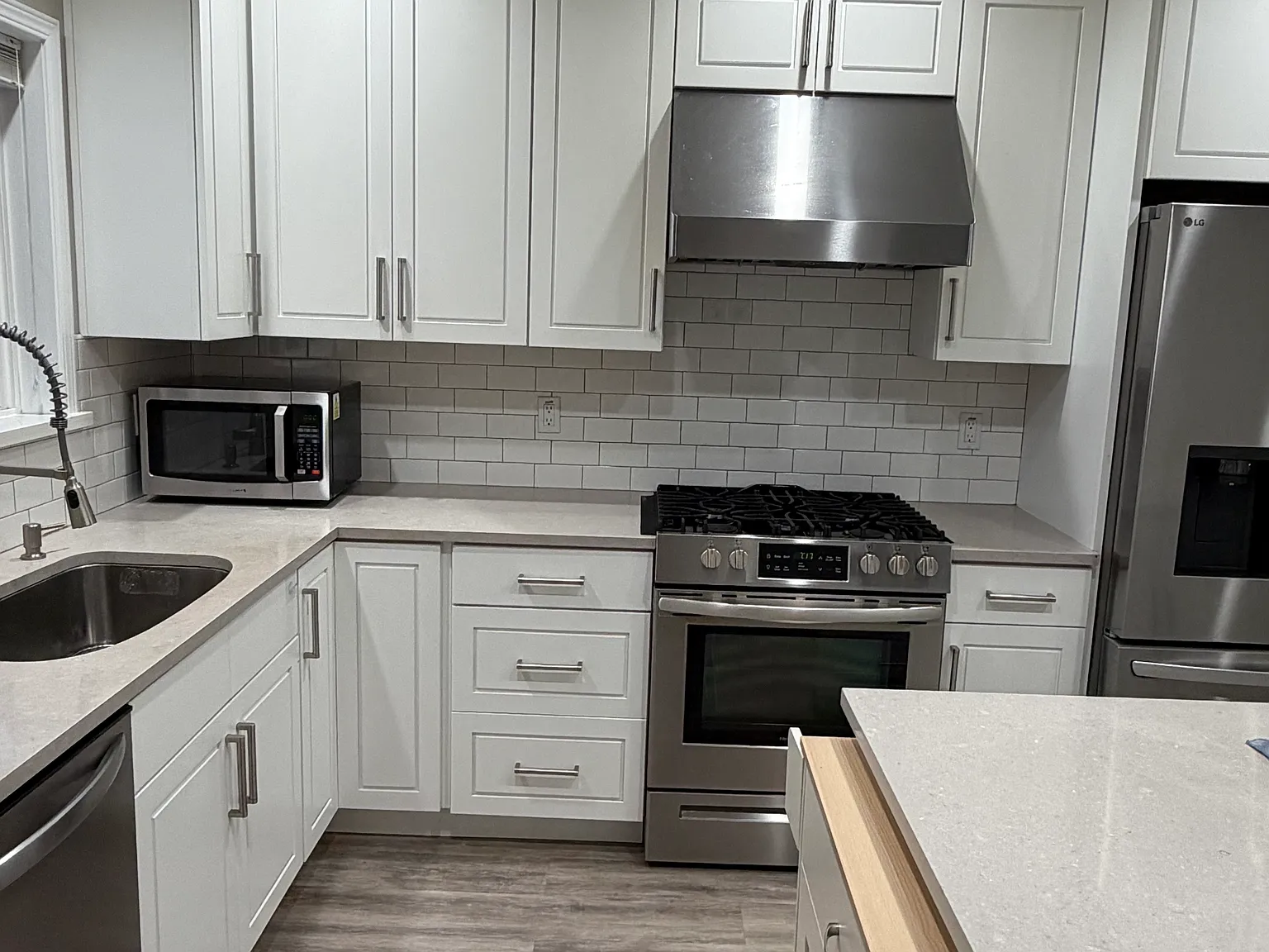 2 bed, 950 sqft, $5,500 — Photo 2