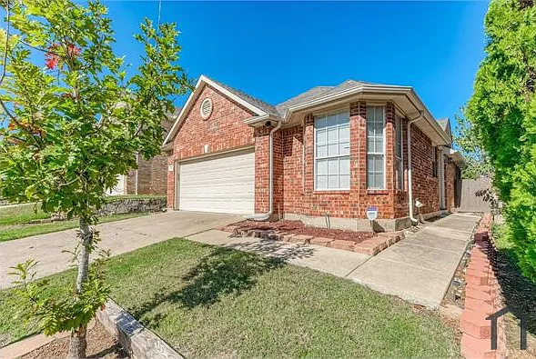 4917 Lodgepole Ln — Photo 2