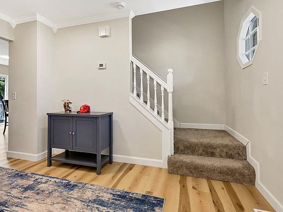 2nd image of 806 Whisper Creek Ct