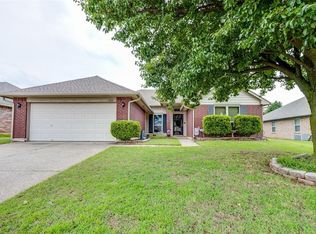 408 E Magnolia Ter, Mustang, OK 73064