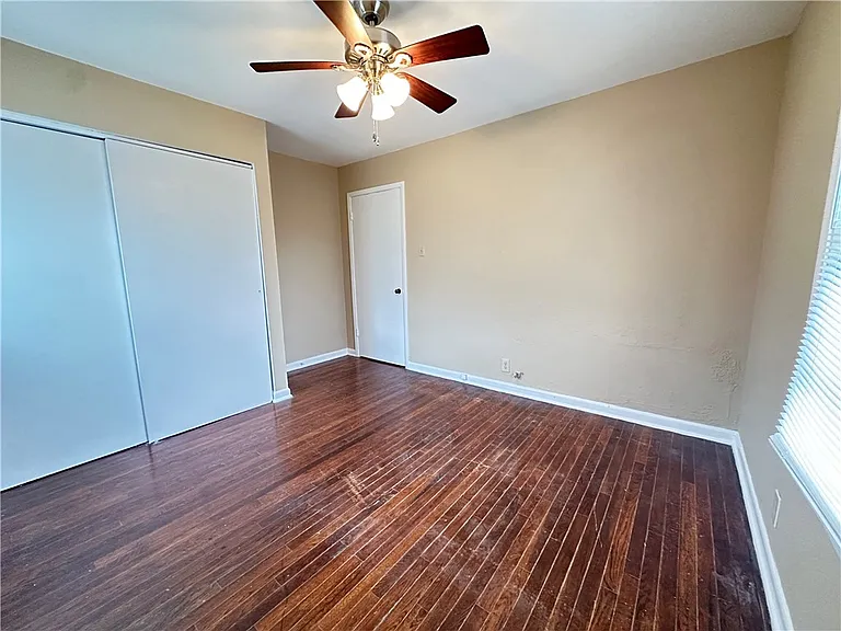 921 Oak St — Photo 22