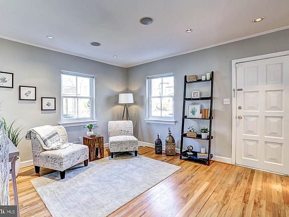 4th image of 4844 Park Ave