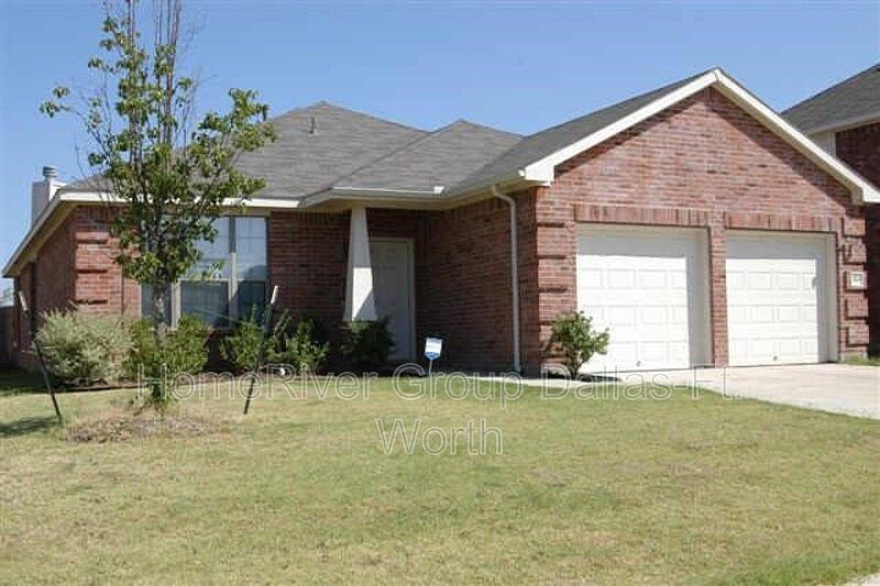 1st image of 2824 Park Springs Dr