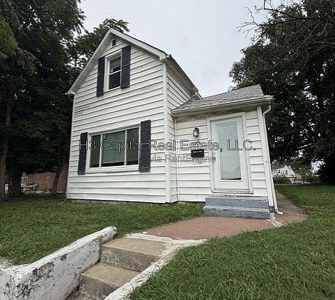 2nd image of 1715 Edwardsville Rd