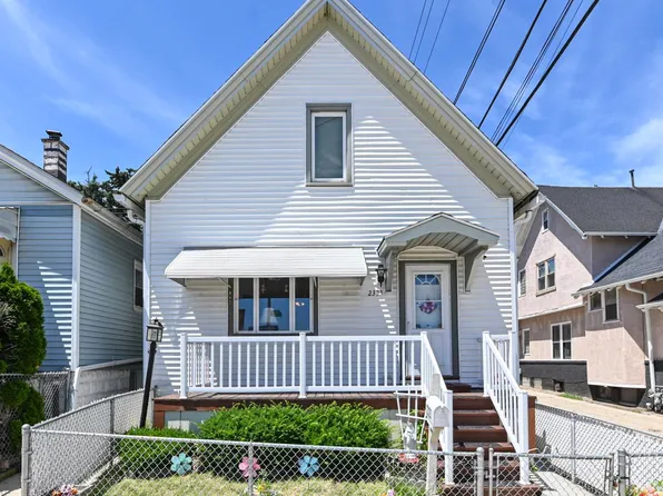 2323 South 5th PLACE, Milwaukee, WI 53207