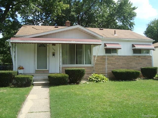 1st image of 1044 Helen St