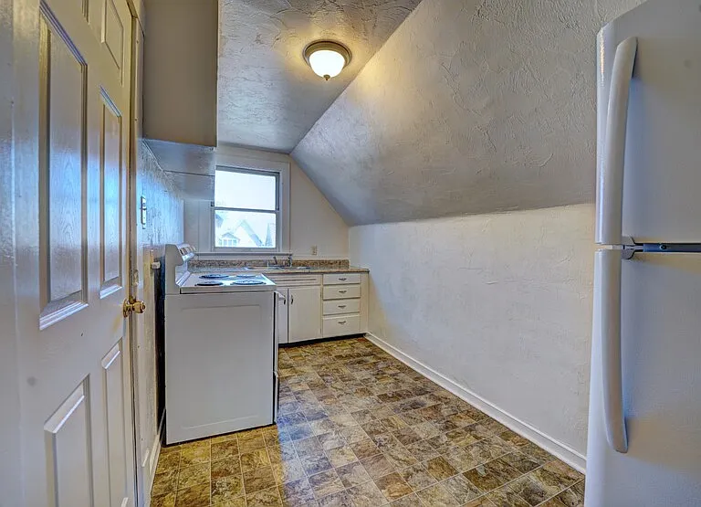 828 Grand Ave #4 — Photo 4