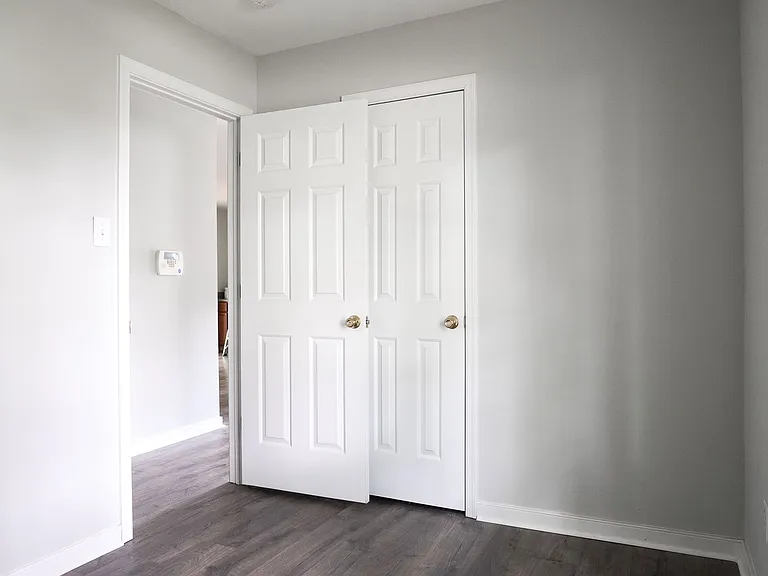 8001 Clovertree Ct — Photo 10