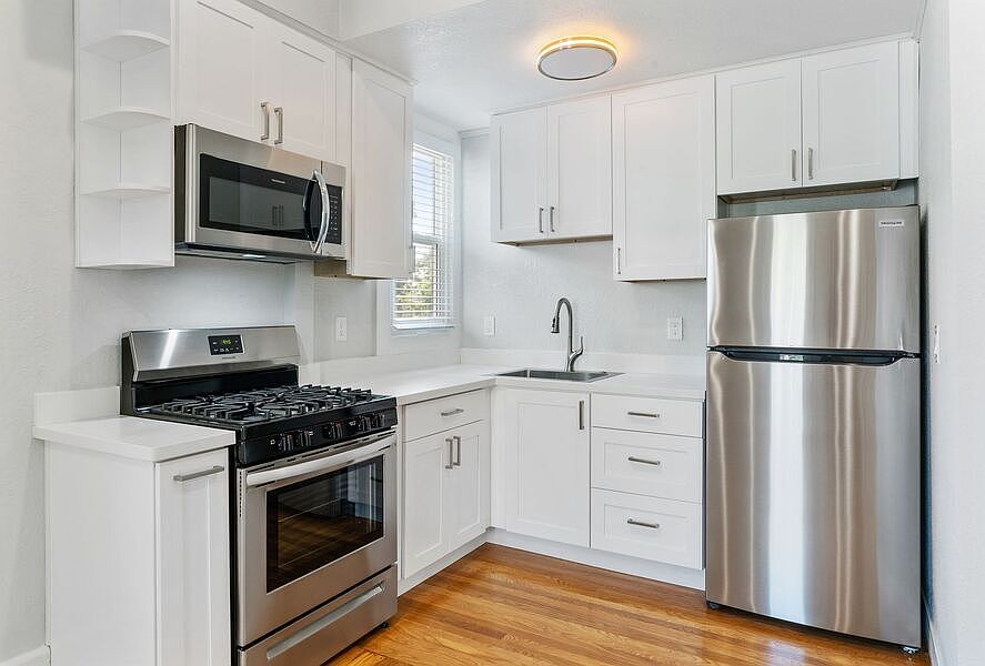 1st image of 159 Emerson St APT 4