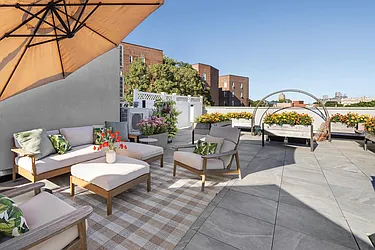 271 Mcdonald Avenue, #3B