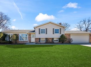 997 N Plum Grove Rd, Palatine, IL 60067