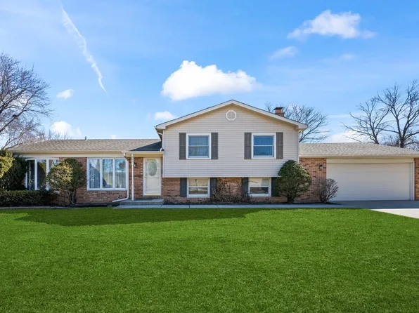 997 N Plum Grove Rd, Palatine, IL 60067