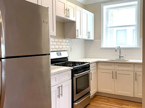 5th image of 3367 Fenton Ave #1B