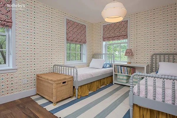 Sold by Sotheby's International Realty | media 29