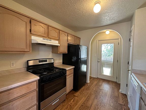 5th image of 801 Hacienda Ln APT 7