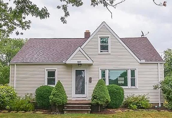 3rd image of 211 Moore Rd