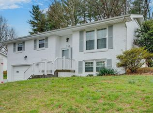 761 Meadowcrest Dr, Bristol, VA 24201