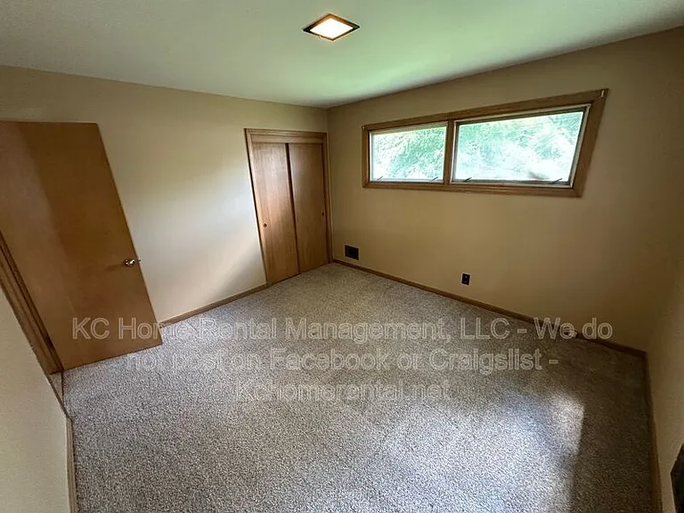 6103 N Garfield Ave — Photo 24