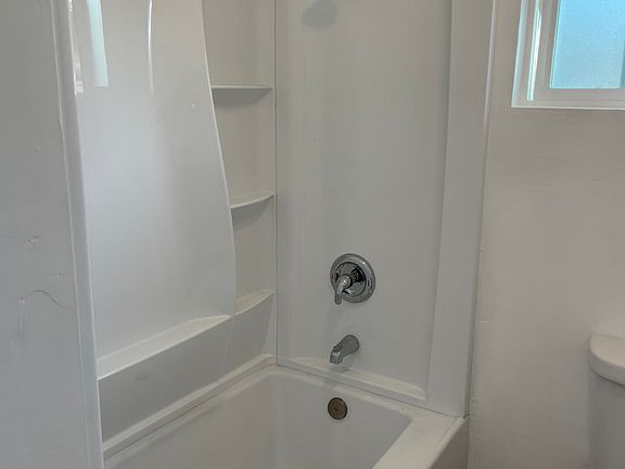4th image of 3806 Linda Vista Dr #C