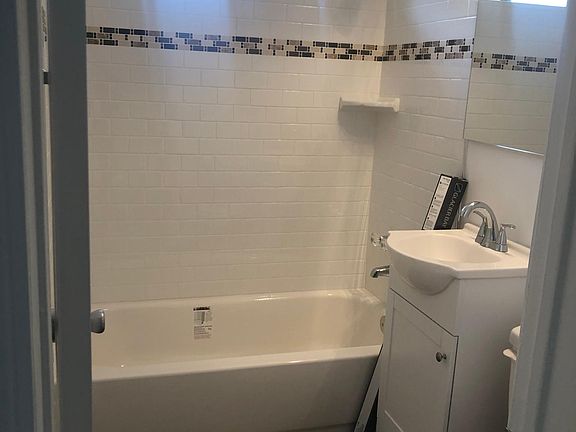 2nd image of 3372 W 134th St