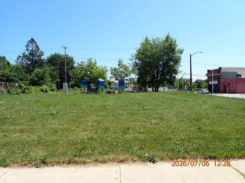 2nd image of 3200 N 9TH STREET #3202
