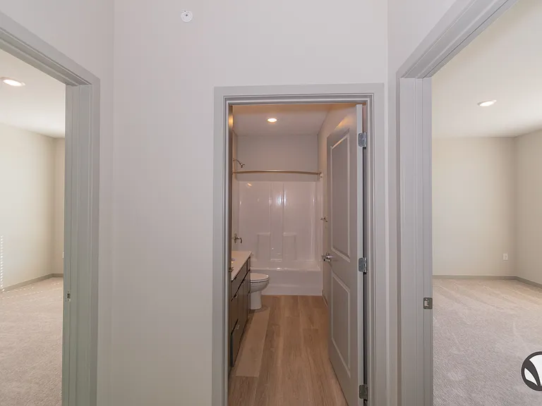 Chateau at Yankee Hill Apartments — Photo 101