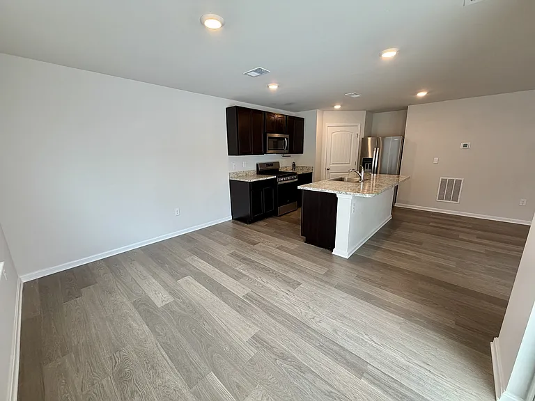 633 Currant Cir — Photo 15