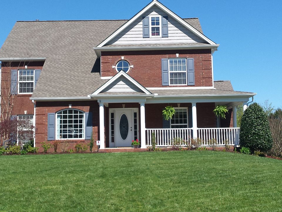 1st image of 1216 Amber Glades Ln