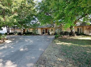 5800 Country Club Dr, Edmond, OK 73025