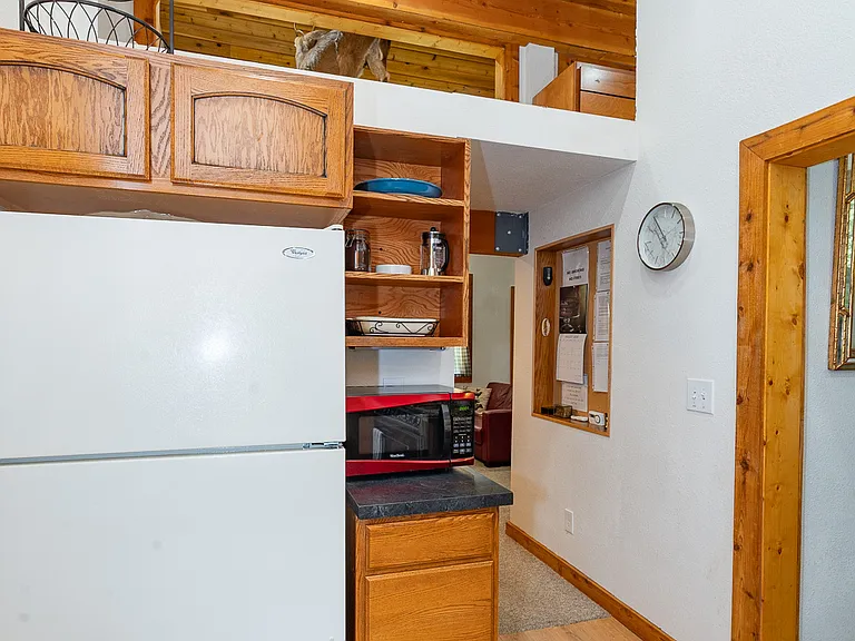 650 Hidden Valley Rd — Photo 9