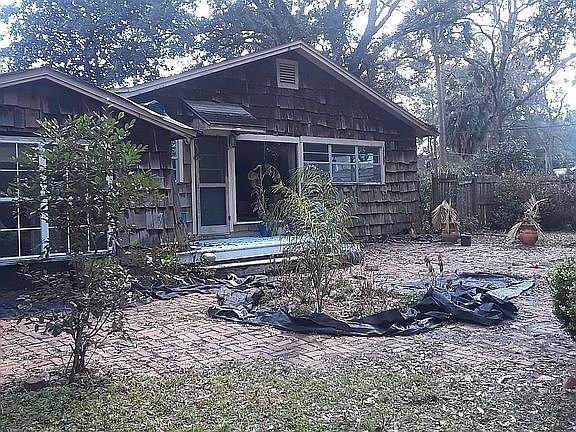 5th image of 814 Darrow Ave