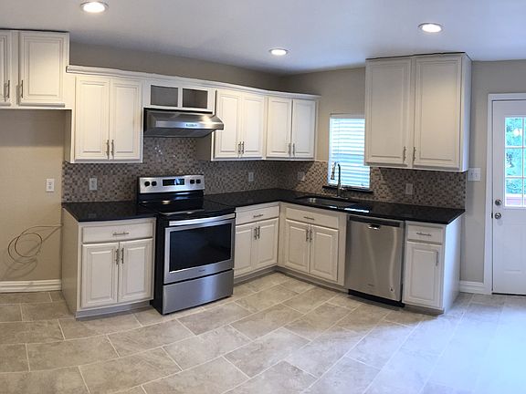 5th image of 1813 Belle Pl