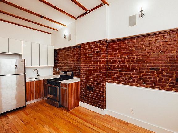 2nd image of 618 Lafayette Ave #4B