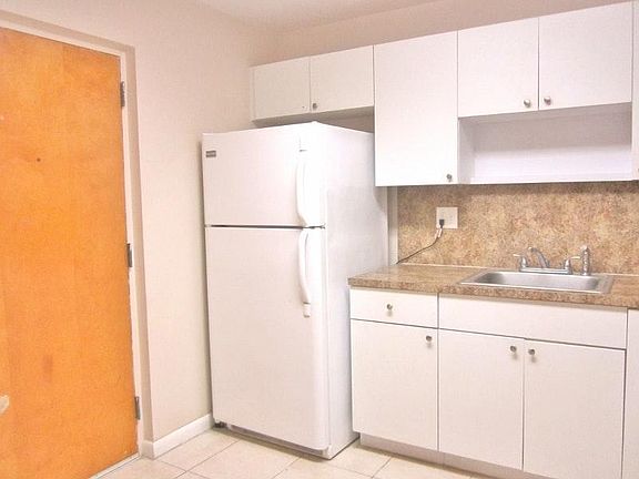4th image of 13701 Kendale Lakes Cir APT B-412