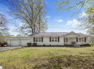 1204 Camelot Frst, Belton, SC 29627