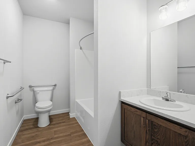 1425 Mildred Ln SE — Photo 6
