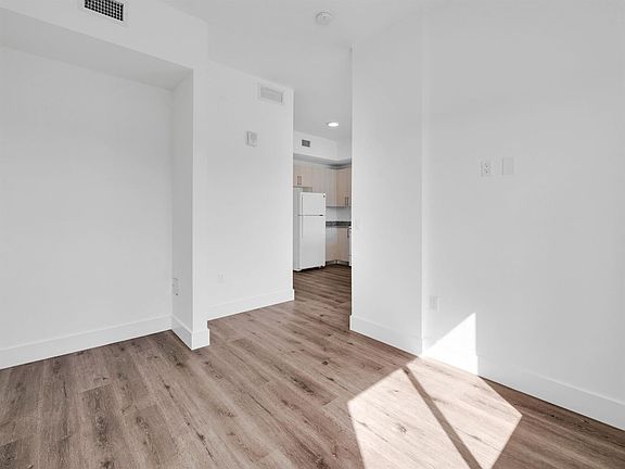 4th image of 2130 NW 37th St #2-205