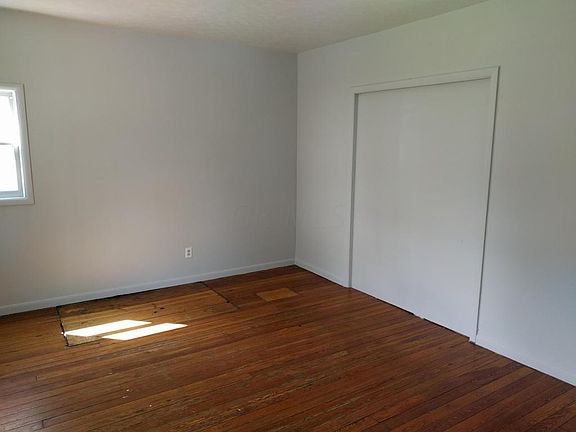 5th image of 2411 East Ave