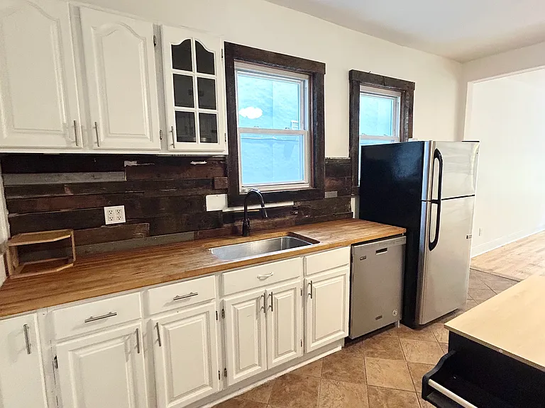 2638 W Belden Ave — Photo 8