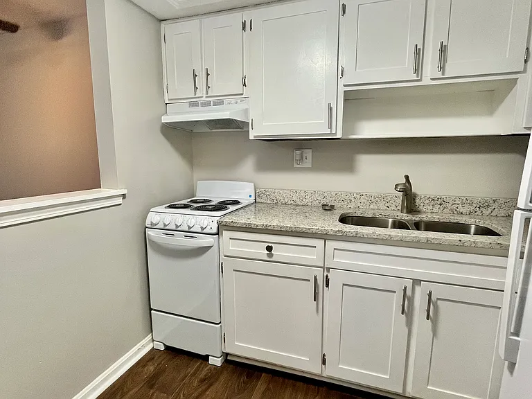 9900 Merioneth Dr #3 — Photo 11