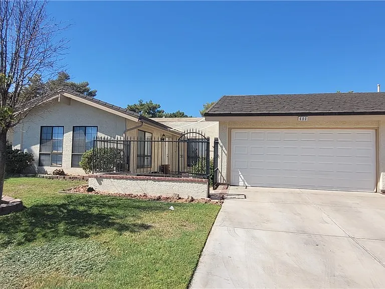 600 Woodmount Dr — Photo 3