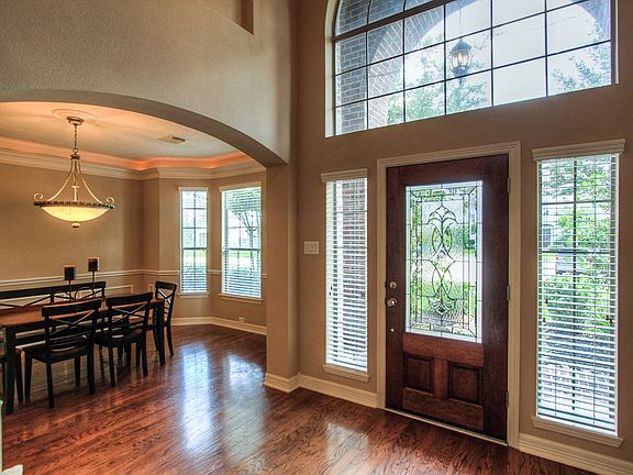 3rd image of 26107 Silverbluff Ct